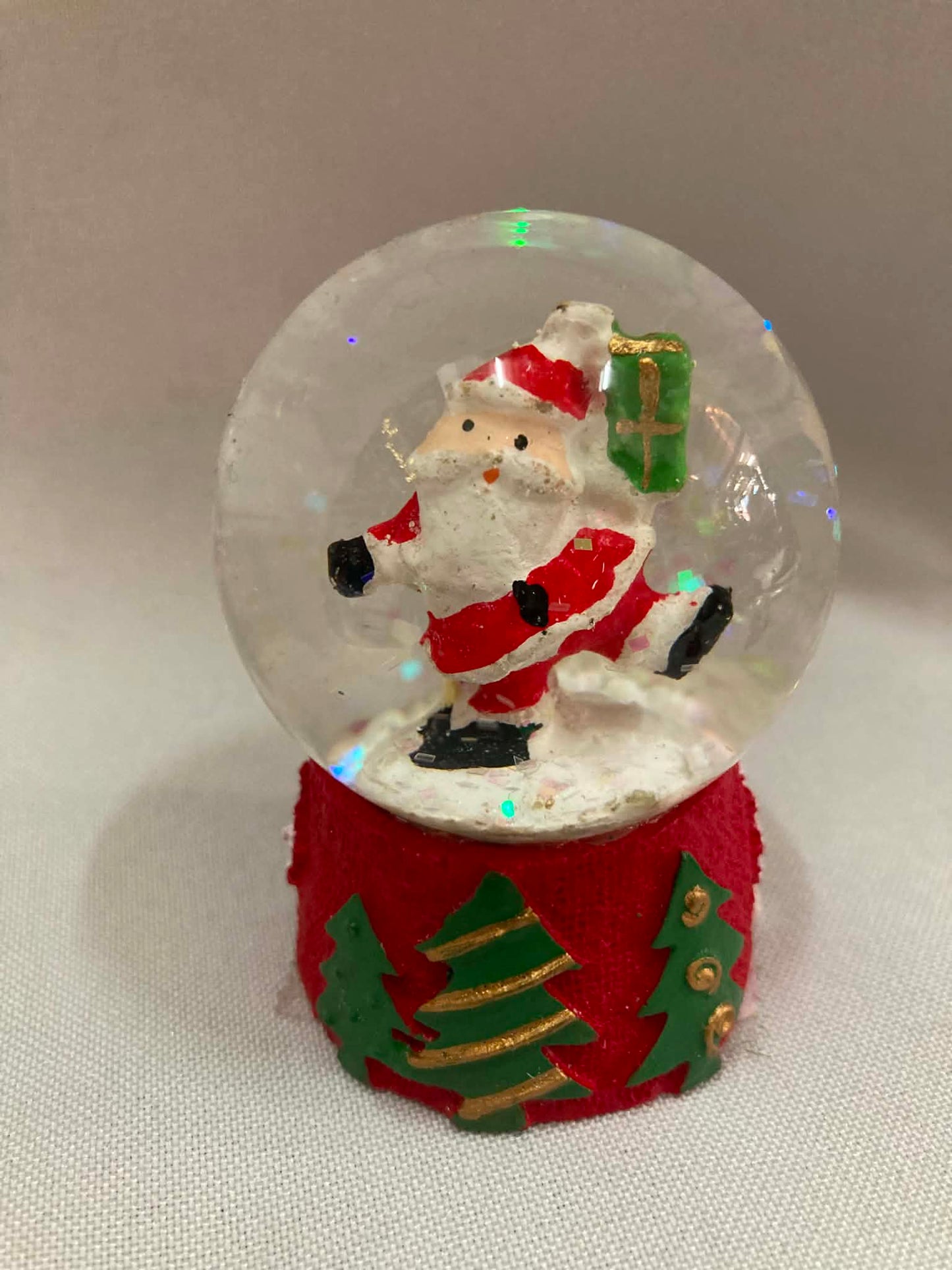 Mini Christmas Waterball Globe Santa with Gift 42889